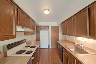 15810 Cambridge Dr, Clinton Twp, MI 48038 - Photo 8