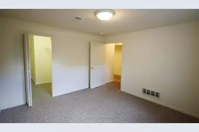 1327 Fraternity Village Drive, Kalamazoo, MI 49006 - Photo 8