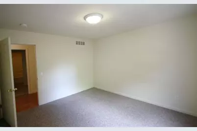 1327 Fraternity Village Drive, Kalamazoo, MI 49006 - Photo 12
