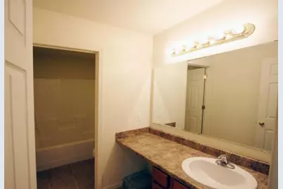 1327 Fraternity Village Drive, Kalamazoo, MI 49006 - Photo 14