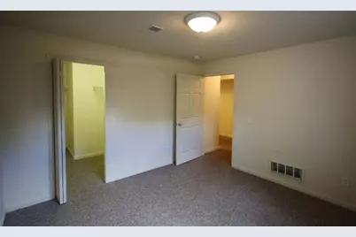1327 Fraternity Village Drive, Kalamazoo, MI 49006 - Photo 20