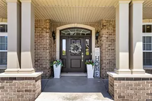 50770 Breckenridge Dr, Canton, MI 48187 - Photo 2