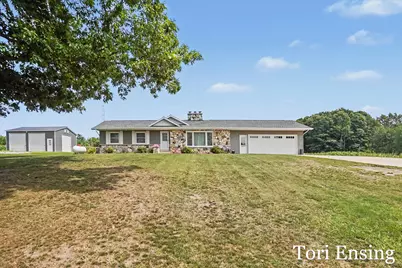 2624 100th Avenue, Lakeview, MI 48850 - Photo 2