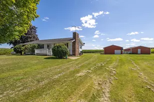 1061 Litchfield Rd, Quincy, MI 49082 - Photo 2