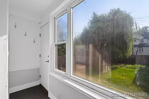 360 Carlton Ave SE, Grand Rapids, MI 49506 - Photo 12