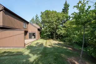 1 Westbury Ct, Ann Arbor, MI 48105 - Photo 2