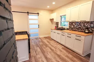 318 Catherine Ave, Muskegon, MI 49442 - Photo 12