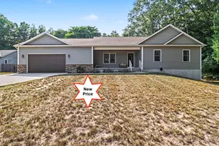 2047 N Lakeshore Dr, Ludington, MI 49431 - Photo 1