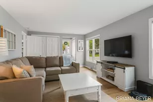 32 W McKinley Ave, Zeeland, MI 49464 - Photo 2