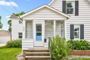 32 W McKinley Ave, Zeeland, MI 49464 - Photo 4