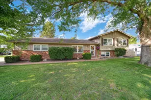 105 Sunset Dr, Blissfield, MI 49228 - Photo 2