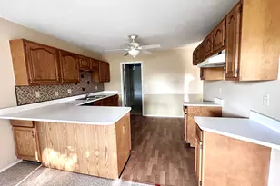 22508 Silver Creek Dr, Woodhaven, MI 48183 - Photo 6