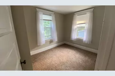 427 Den Adel Court, Kalamazoo, MI 49001 - Photo 8