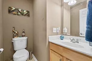 6627 Winter Creek Rd, Norton Shores, MI 49444 - Photo 20