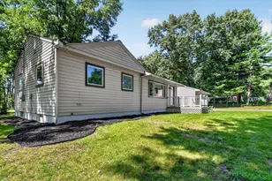 8929 Robinwood Ct, Jackson, MI 49201 - Photo 2