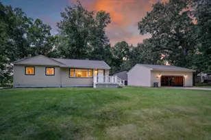 8929 Robinwood Ct, Jackson, MI 49201 - Photo 1