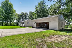 8929 Robinwood Ct, Jackson, MI 49201 - Photo 6
