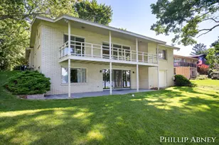 8391 Cowan Lake Dr NE, Rockford, MI 49341 - Photo 4