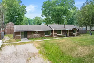 47350 Flagler Rd, Bloomingdale, MI 49026 - Photo 2