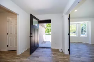 20209 Sunset St, Livonia, MI 48152 - Photo 4