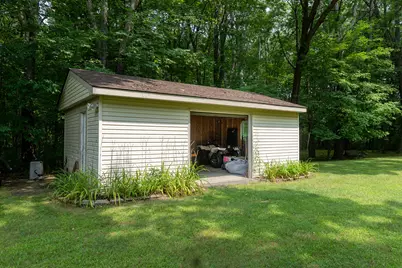 2589 Fisk Road, Howell, MI 48843 - Photo 16