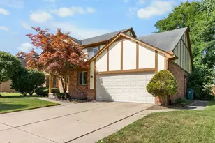 3891 Fairfax Dr, Troy, MI 48083 - Photo 4