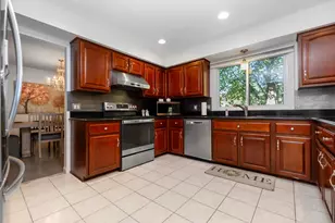 3891 Fairfax Dr, Troy, MI 48083 - Photo 24