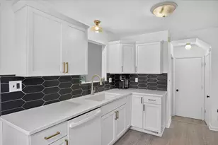8899 Nottingham Dr, Ypsilanti, MI 48198 - Photo 14