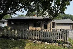 5480 Wellesley Dr, Jackson, MI 49201 - Photo 1