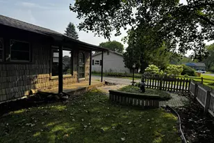 5480 Wellesley Dr, Jackson, MI 49201 - Photo 2