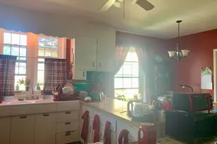 506 S Washington Ave, Ludington, MI 49431 - Photo 6