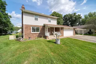 119 Claremont Cir, Brooklyn, MI 49230 - Photo 2
