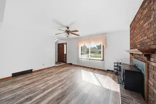 119 Claremont Cir, Brooklyn, MI 49230 - Photo 6