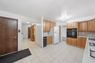 119 Claremont Cir, Brooklyn, MI 49230 - Photo 8