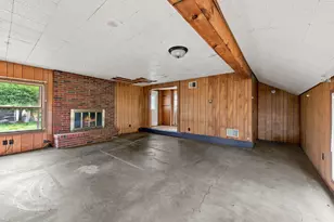 105 E Locust St, Three Oaks, MI 49128 - Photo 14