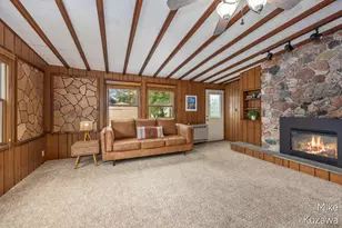 3901 Suburban Shores Dr NE, Grand Rapids, MI 49525 - Photo 14