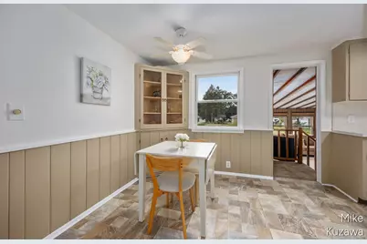3901 Suburban Shores Drive NE, Grand Rapids, MI 49525 - Photo 8