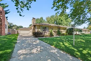 1399 Clover Crest NW, Grand Rapids, MI 49504 - Photo 4