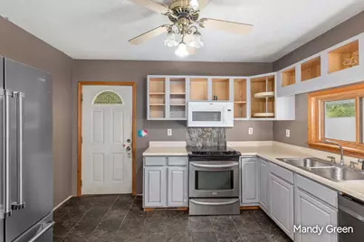 113 W Maple Street, Marion City, MI 48811 - Photo 8