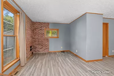 113 W Maple Street, Marion City, MI 48811 - Photo 4