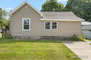 703 Pearl St, Belding, MI 48809 - Photo 20