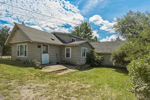 10124 Woodlawn St, Saint Helen, MI 48656 - Photo 1