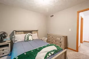 132 Kensington Ct, Battle Creek, MI 49015 - Photo 24