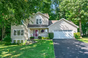 132 Kensington Ct, Battle Creek, MI 49015 - Photo 2