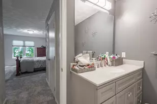 132 Kensington Ct, Battle Creek, MI 49015 - Photo 16