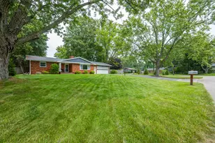 2351 Fountain Ln, Stevensville, MI 49127 - Photo 2