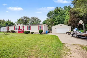 20204 Meadow Dr, Gobles, MI 49055 - Photo 14