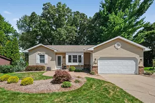 5880 Edajean Ridge Dr NE, Comstock Park, MI 49321 - Photo 2