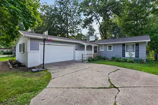 2410 Rossiter Pl, Lansing, MI 48911 - Photo 2