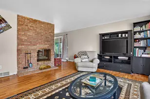 2410 Rossiter Pl, Lansing, MI 48911 - Photo 12